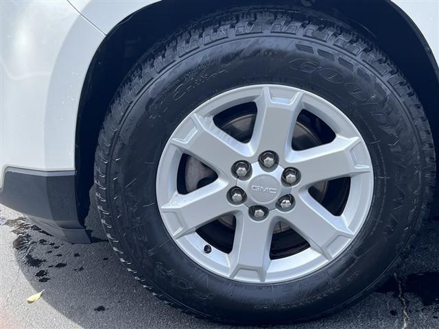used 2014 GMC Acadia car, priced at $10,995