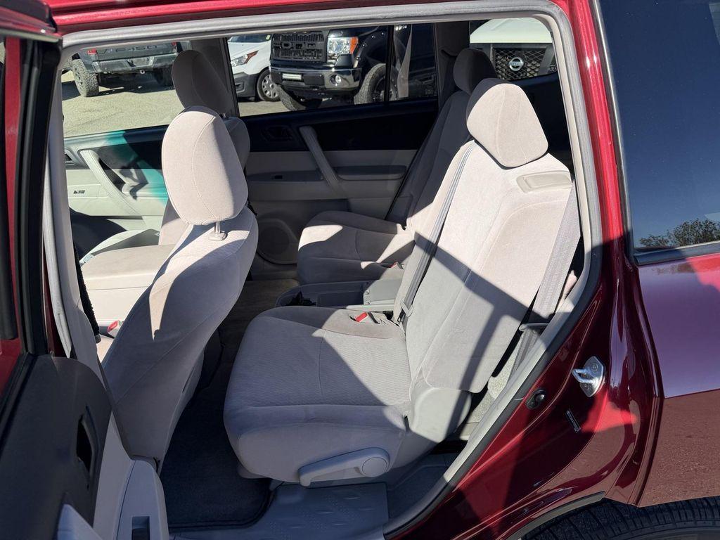 used 2009 Toyota Highlander car, priced at $10,000