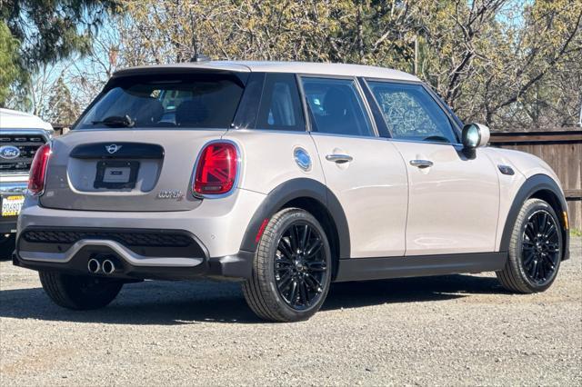 used 2024 MINI Hardtop car, priced at $26,025