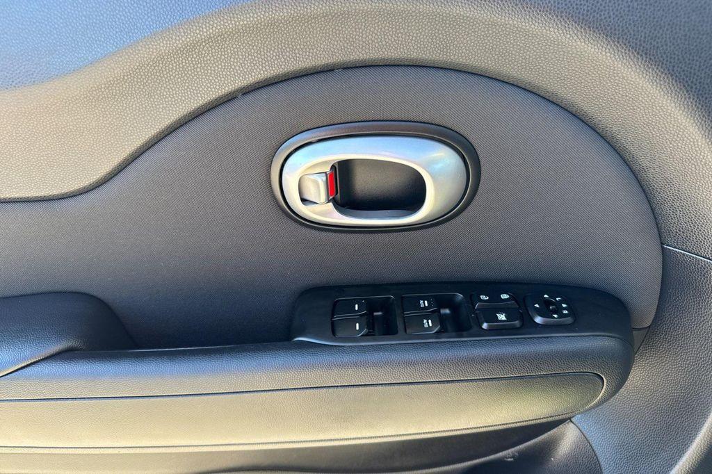 used 2014 Kia Soul car, priced at $6,000