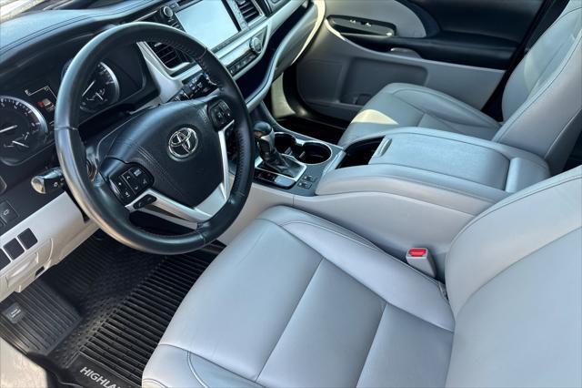 used 2019 Toyota Highlander car, priced at $29,500