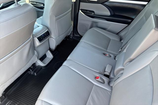 used 2019 Toyota Highlander car, priced at $29,500