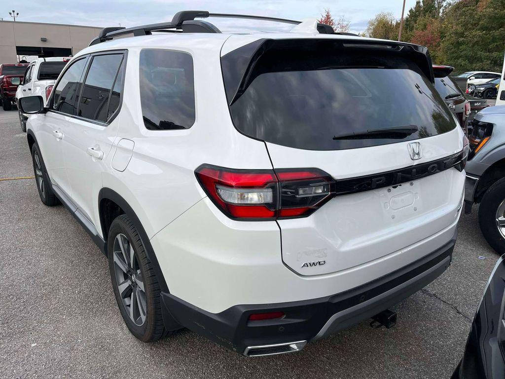 used 2023 Honda Pilot car, priced at $38,889