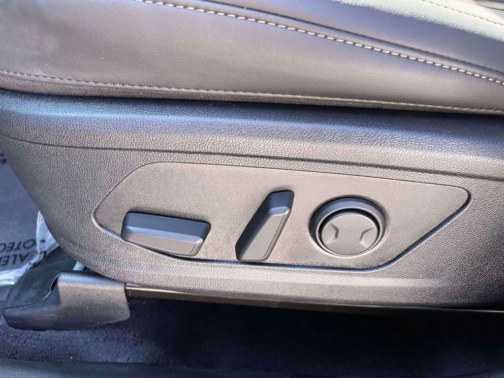 used 2025 Kia Sorento car, priced at $37,988