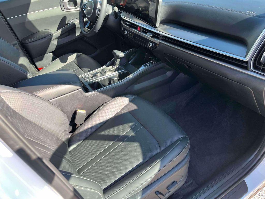 used 2025 Kia Sorento car, priced at $37,988