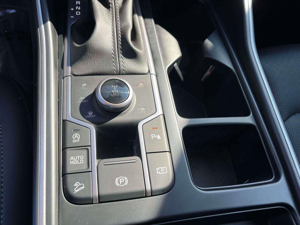 used 2025 Kia Sorento car, priced at $37,988
