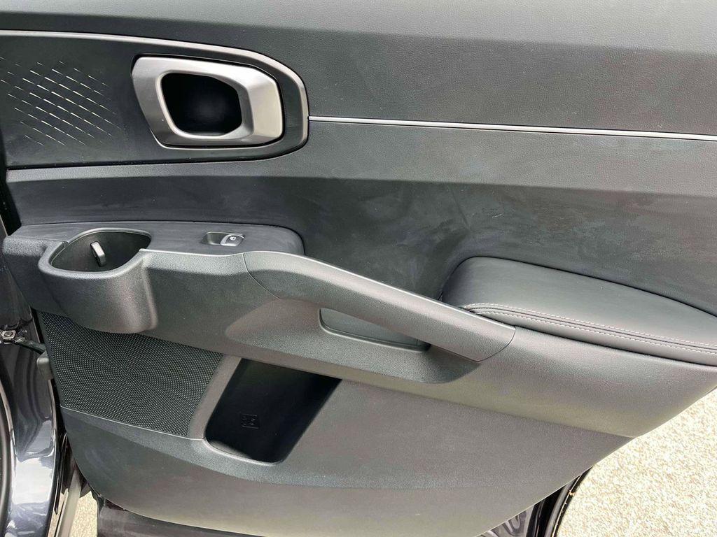 used 2025 Kia Sorento car, priced at $31,489