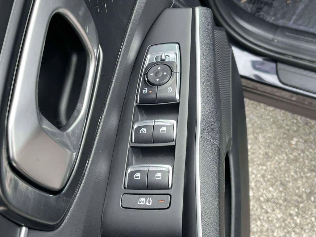 used 2025 Kia Sorento car, priced at $31,489