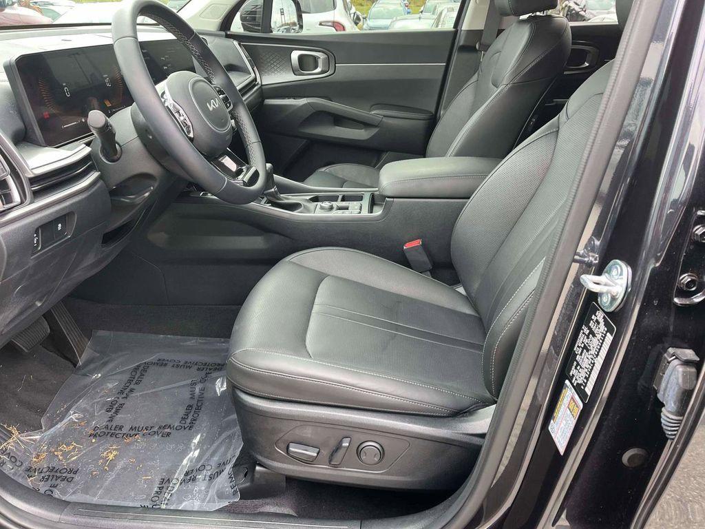 used 2025 Kia Sorento car, priced at $31,489
