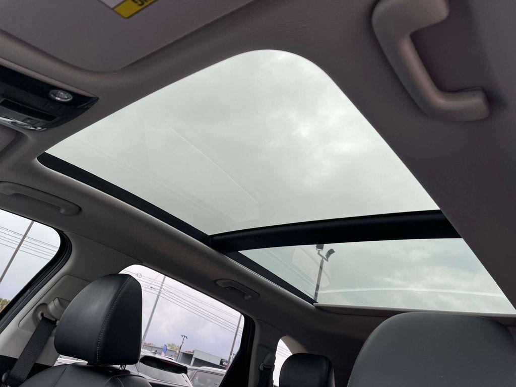 used 2025 Kia Sorento car, priced at $31,489