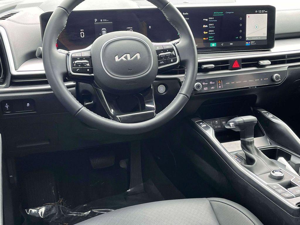 used 2025 Kia Sorento car, priced at $31,489