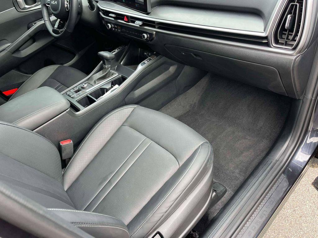 used 2025 Kia Sorento car, priced at $31,489