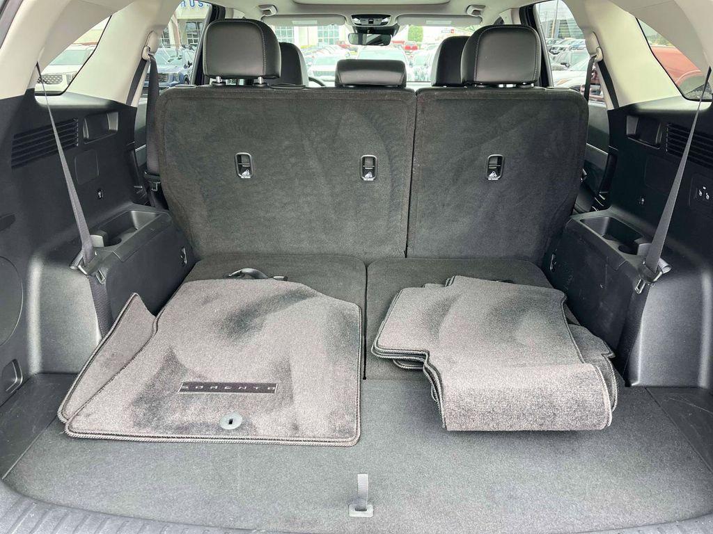 used 2025 Kia Sorento car, priced at $31,489