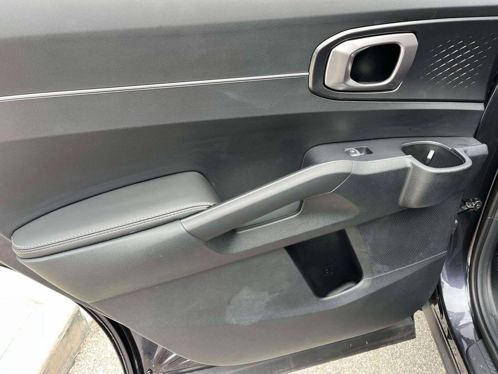 used 2025 Kia Sorento car, priced at $31,489