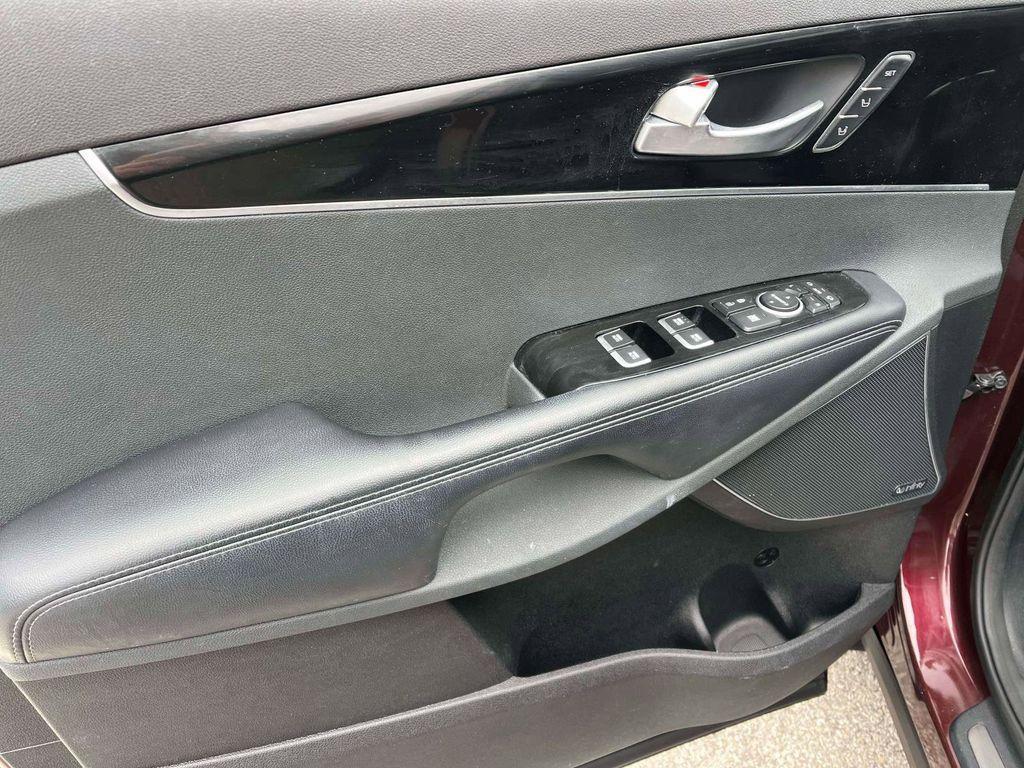 used 2018 Kia Sorento car, priced at $19,889