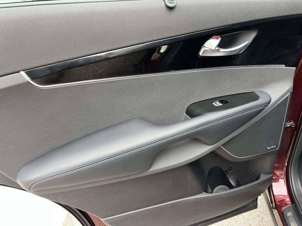 used 2018 Kia Sorento car, priced at $19,889