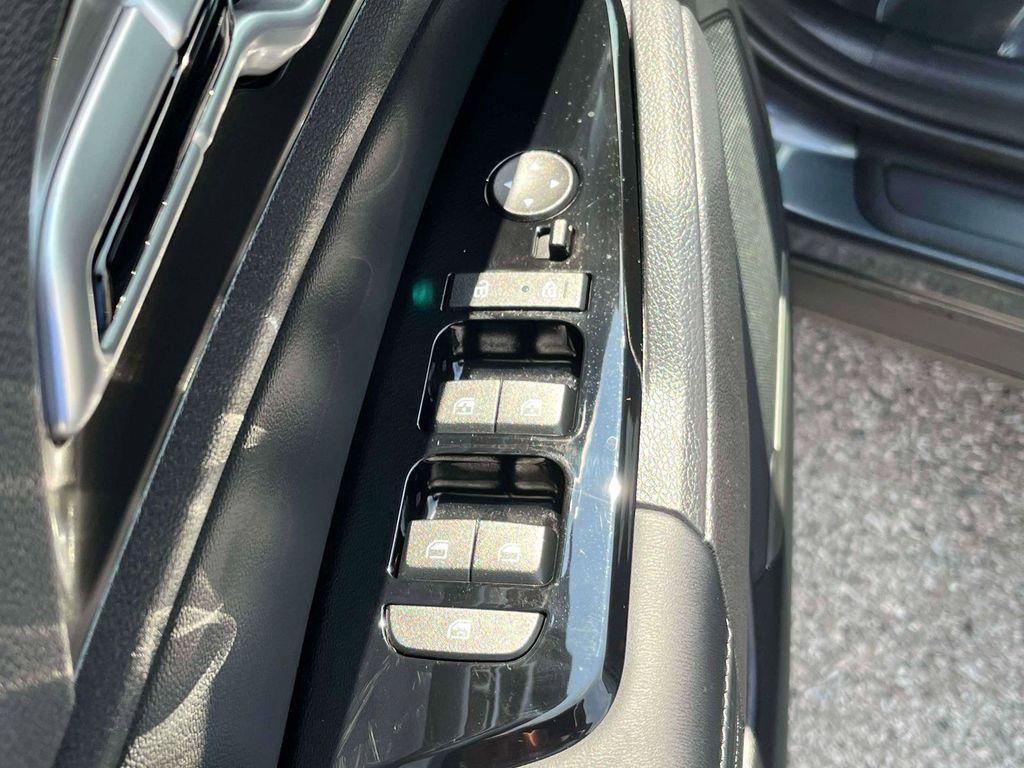used 2025 Kia Sportage car, priced at $25,989