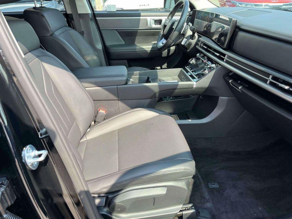 used 2025 Hyundai Santa Fe car, priced at $31,588