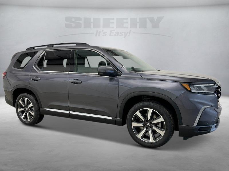 new 2025 Honda Pilot car, priced at $47,276