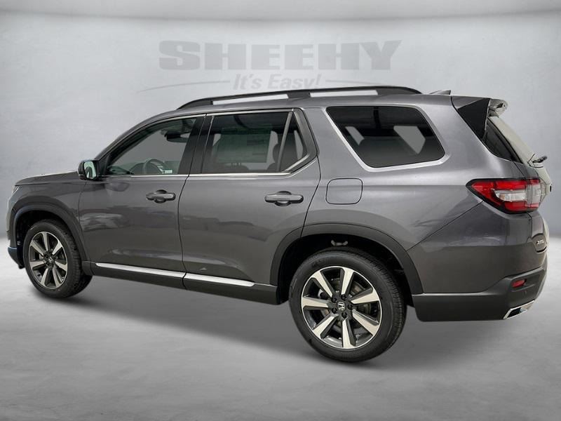 new 2025 Honda Pilot car, priced at $47,276