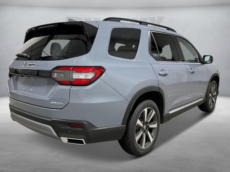 new 2025 Honda Pilot car, priced at $45,700