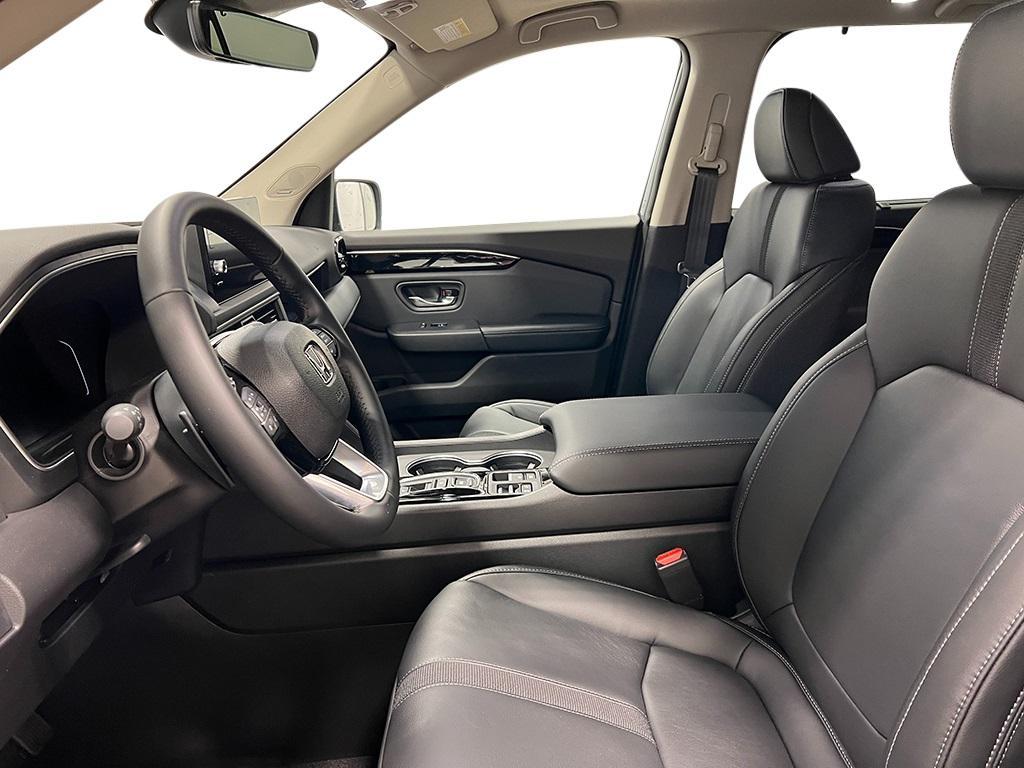 new 2025 Honda Pilot car, priced at $45,700