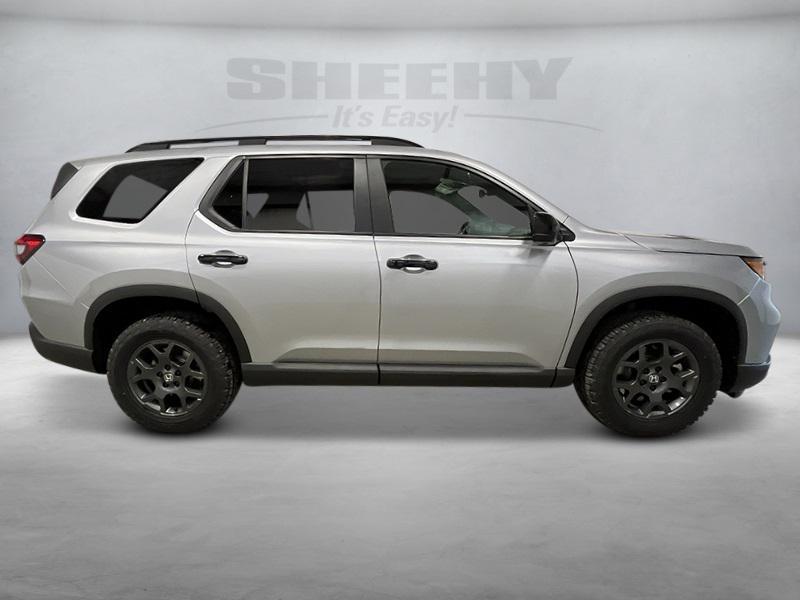 new 2025 Honda Pilot car, priced at $47,832