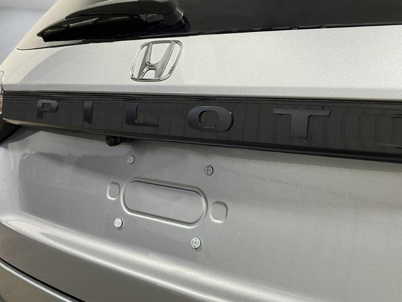 new 2025 Honda Pilot car, priced at $47,832