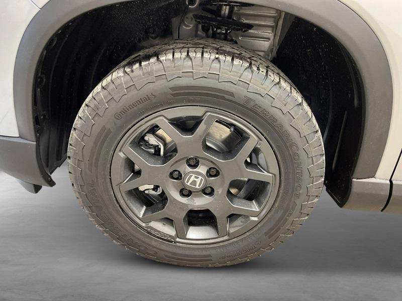 new 2025 Honda Pilot car, priced at $47,832