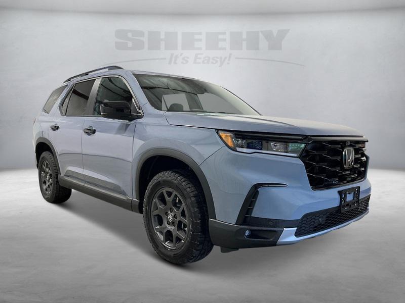 new 2025 Honda Pilot car, priced at $48,619