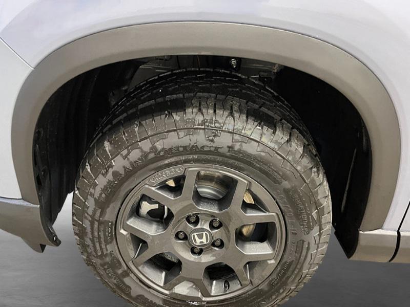 new 2025 Honda Pilot car, priced at $48,619