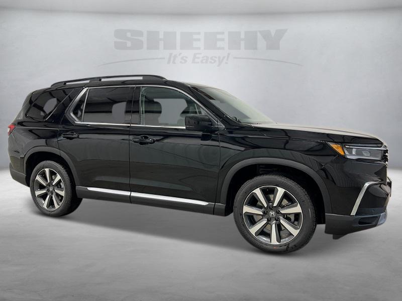 new 2025 Honda Pilot car, priced at $47,823
