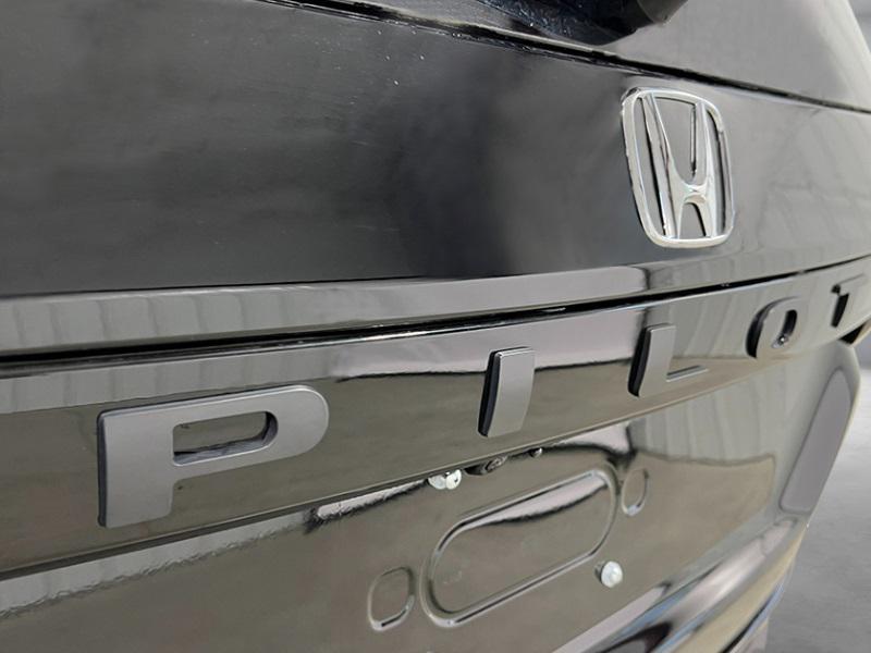 new 2025 Honda Pilot car, priced at $47,823