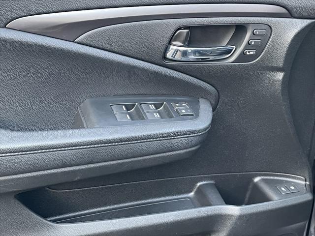 used 2022 Honda Pilot car, priced at $32,168