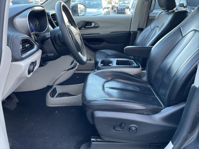 used 2022 Chrysler Pacifica Hybrid car, priced at $21,644