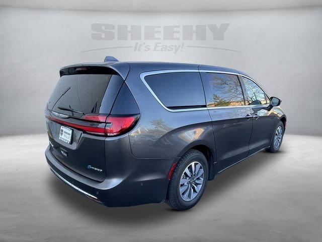 used 2022 Chrysler Pacifica Hybrid car, priced at $21,644