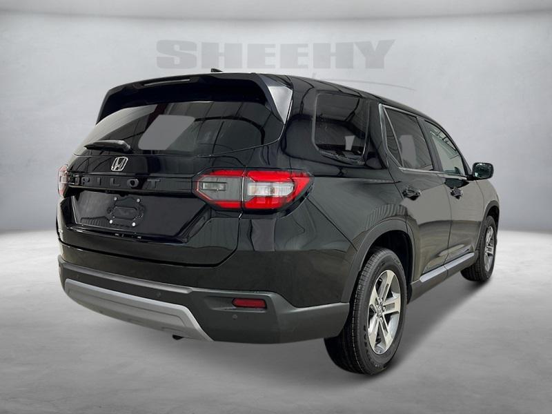 new 2025 Honda Pilot car, priced at $44,815