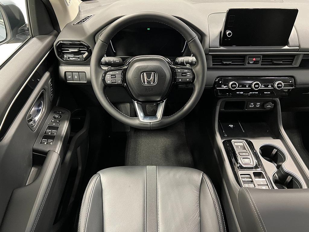 new 2025 Honda Pilot car, priced at $47,276