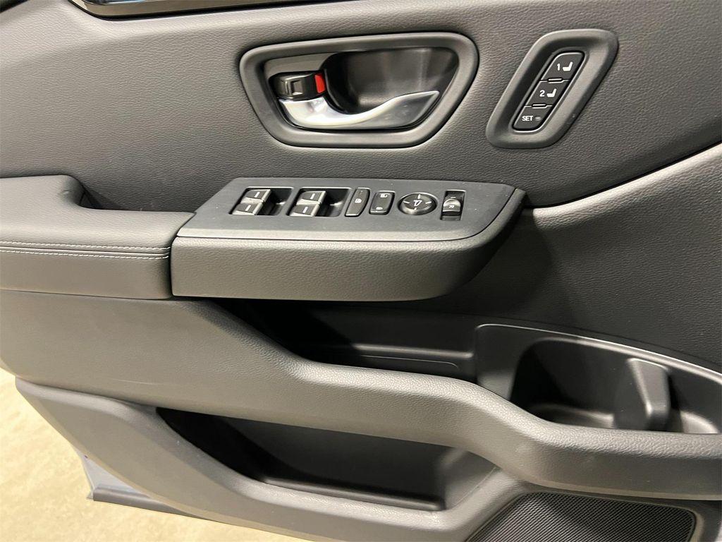 new 2025 Honda Pilot car, priced at $47,703