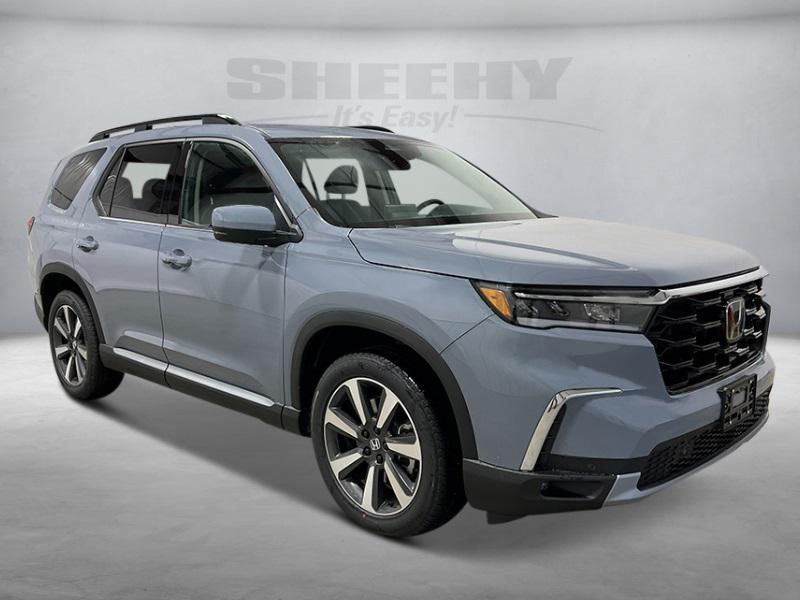 new 2025 Honda Pilot car, priced at $47,703
