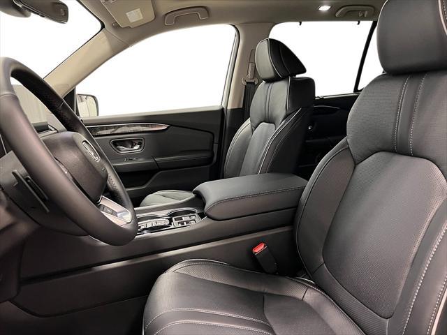 new 2025 Honda Pilot car, priced at $50,604