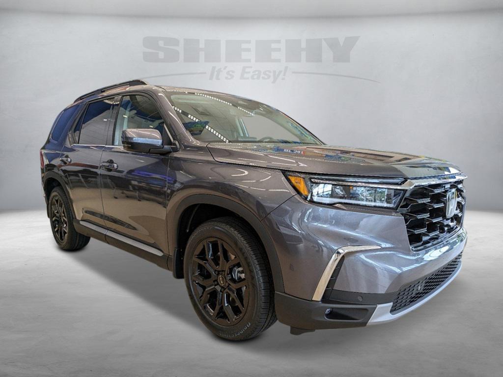 new 2025 Honda Pilot car, priced at $48,739