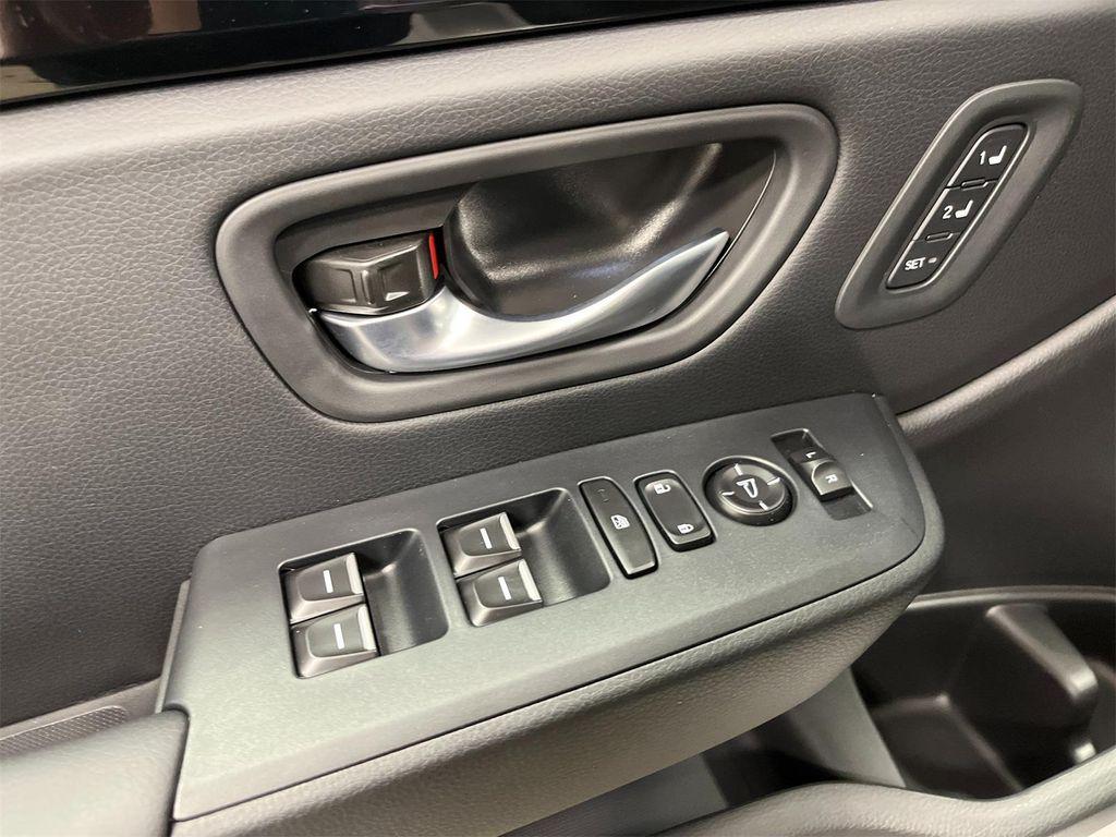 new 2025 Honda Pilot car, priced at $48,739