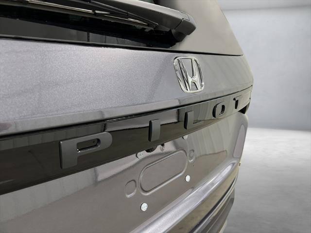 new 2025 Honda Pilot car, priced at $47,231
