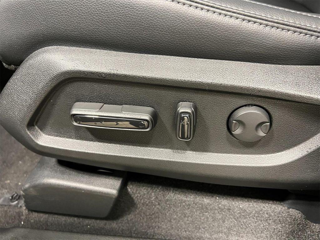 new 2025 Honda Pilot car, priced at $47,703