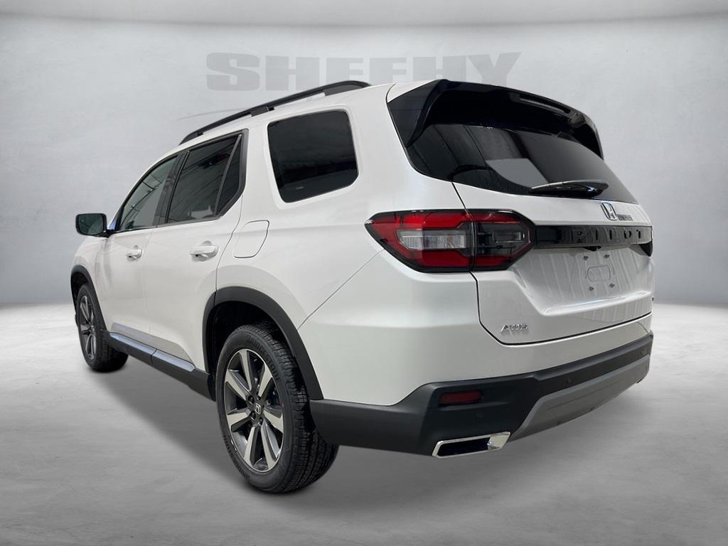 new 2025 Honda Pilot car, priced at $47,703