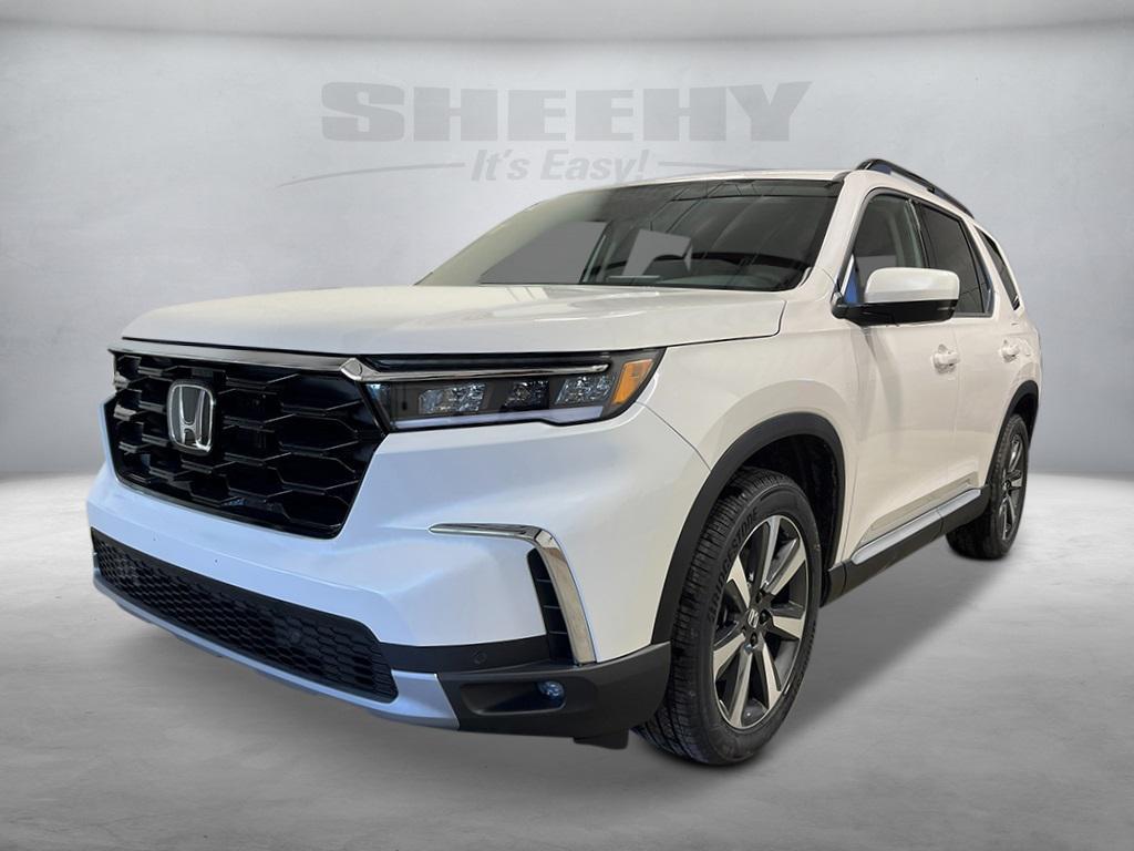 new 2025 Honda Pilot car, priced at $47,703