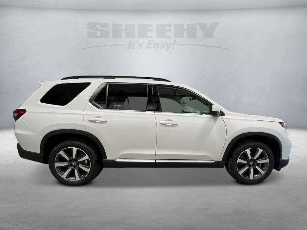 new 2025 Honda Pilot car, priced at $47,703