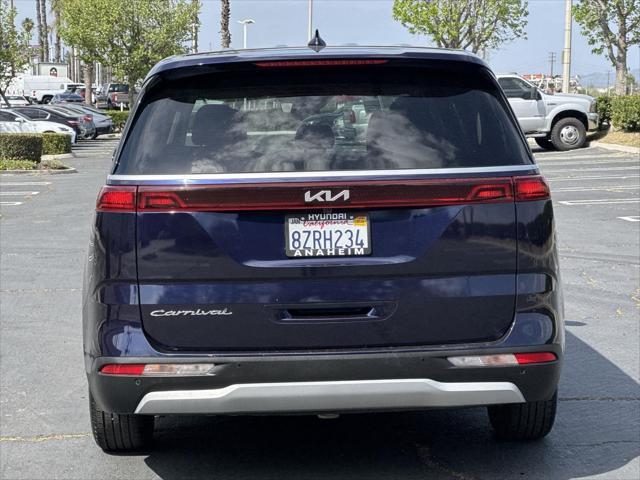 used 2022 Kia Carnival car