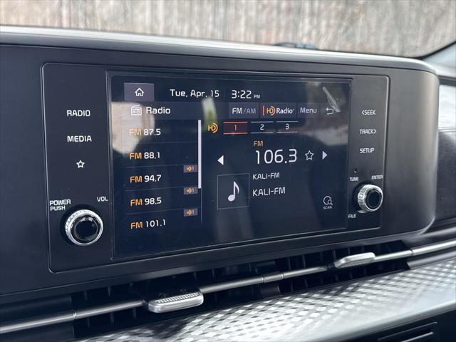 used 2022 Kia Carnival car